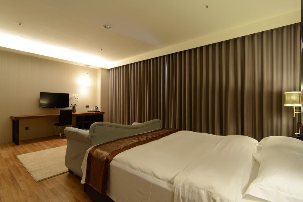 Grand Crystal Hotel Thành phố Tân Trúc Phòng bức ảnh