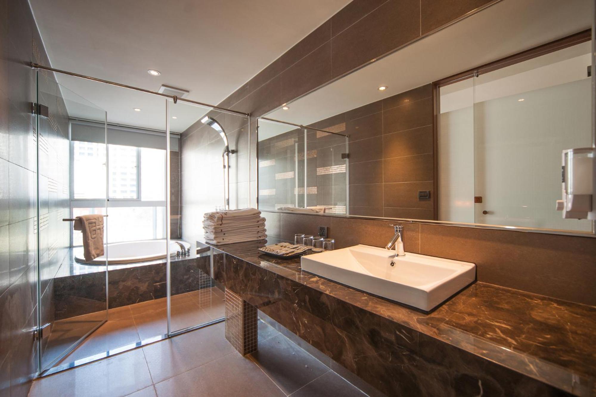 Grand Crystal Hotel Thành phố Tân Trúc Ngoại thất bức ảnh